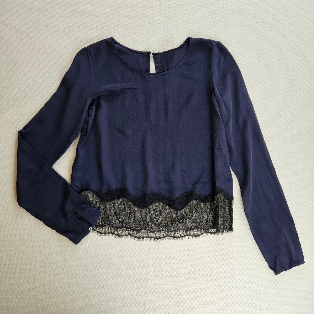 Wilfred Aritzia Navy 100% Silk Lace Hem Long Sleeve Blouse XXS Old Money Luxury